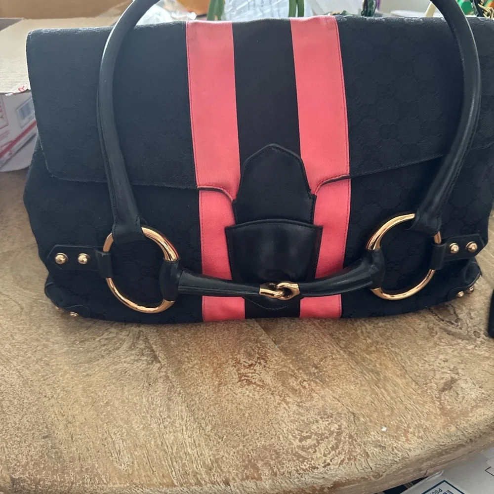 Gucci Black and Pink Shoulder Bag - Picture 2 of 2